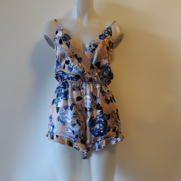 NBD BLUSH BLUE BLACK FLORAL SHORT ROMPER XS * - Picture 3 of 10